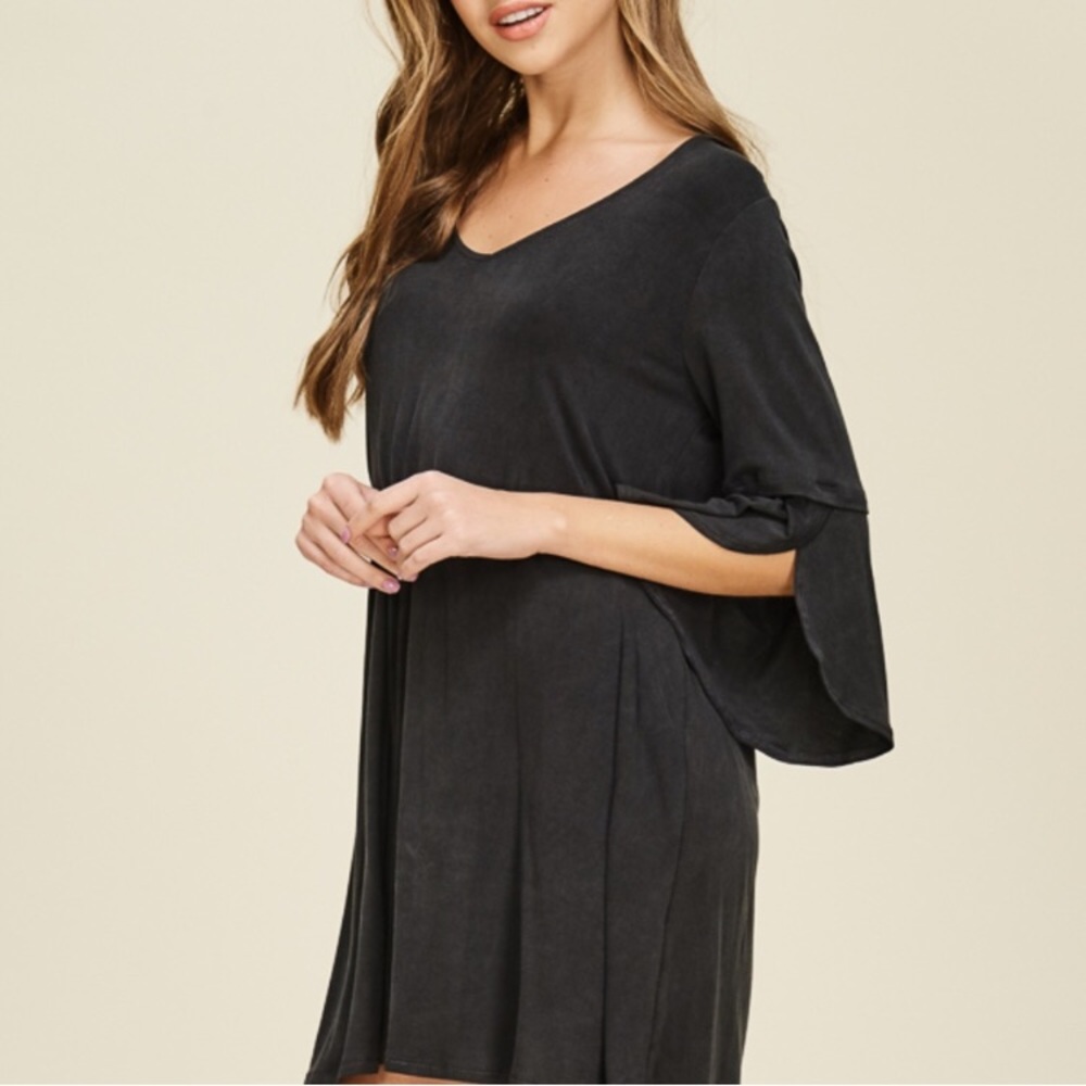 ✨Black Bell Sleeve Dress - Picture 3 of 4